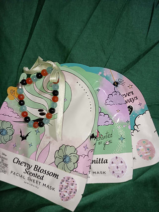 3 NBC facial masks & bracelet
