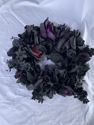 Black Flower w/ Purple Wreath 11"