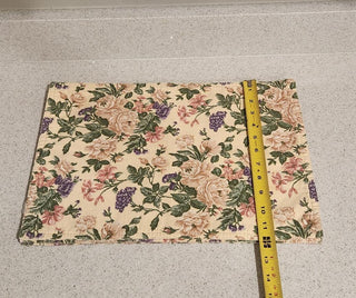 Set f 4 Cream Placemats with Pink Florals