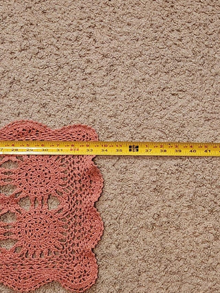 Vintage Mauve Crochet Doily Tabel Runner