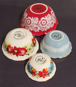 Pioneer Woman Christmas Measuring Cup Bowls