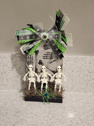 Spooky Halloween Tabletop Decor with 3 Skeletons