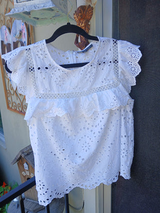 White Cotton Dotted Swiss  Top  W/Medium, sleeveless